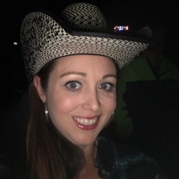 Meet your Posher, Jessica - Picture 4 of 4