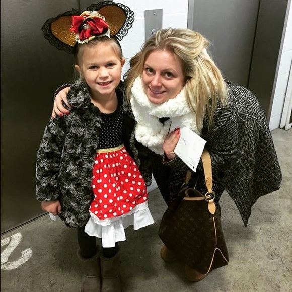 Meet your Posher, Stephanie - Picture 1 of 1