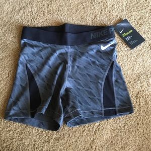 NWT Nike pro hypercool shorts
