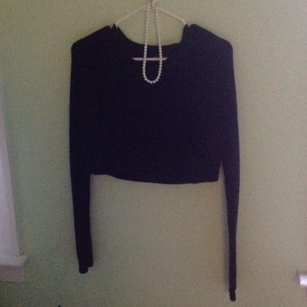 Cropped Black Sweater MUST SELL 💚