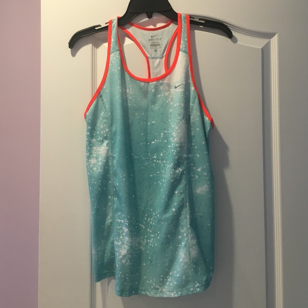 NIKE Workout tank top💙