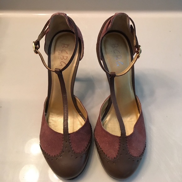 BCBG Shoes - 🌸SALE🌷Lavender suede BCBG heels
