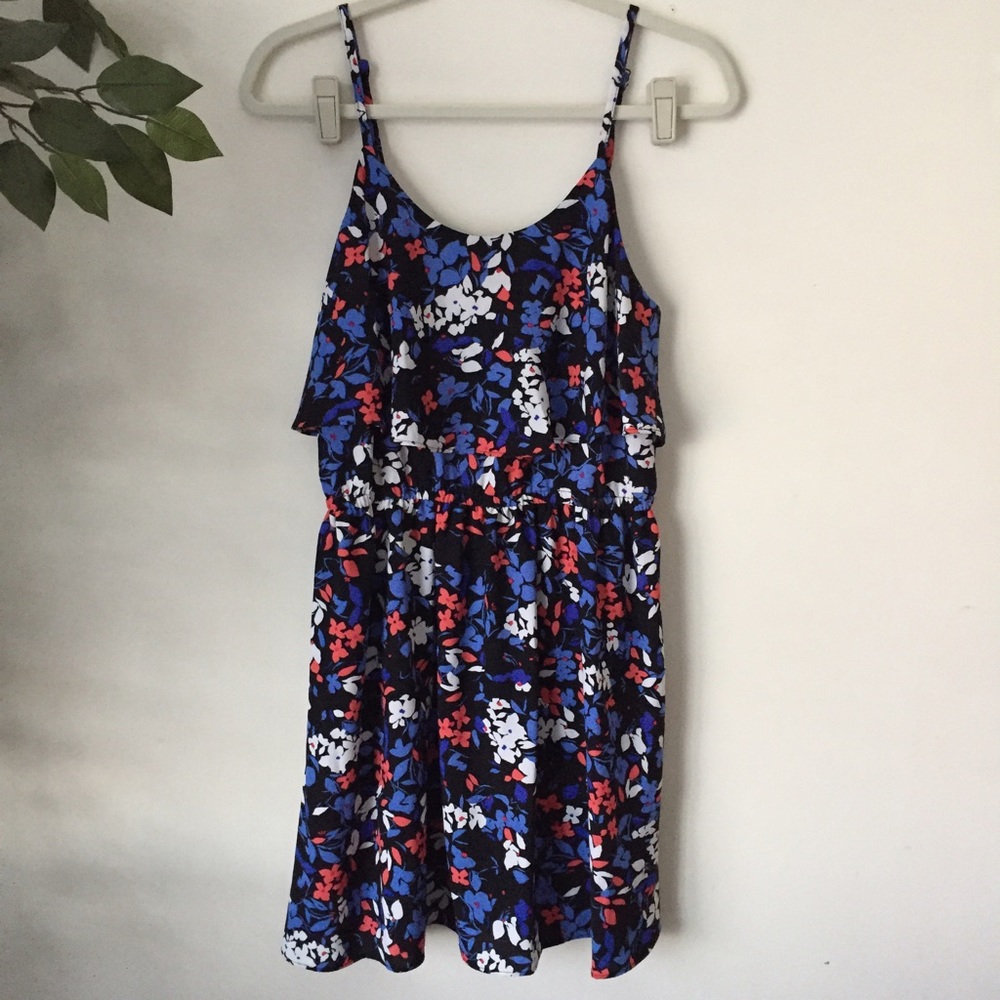 ✨NWOT✨Floral Crepe Popover Dress