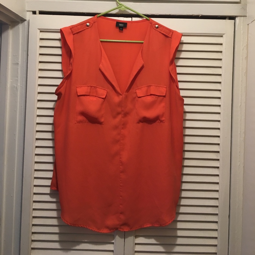 Sleeveless pink half button up