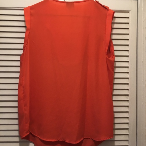 Sleeveless pink half button up - Picture 3 of 3