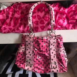 purse, holds plenty and light weight