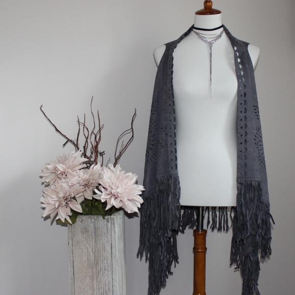 Bohemian Tassel Vest - Picture 5 of 6