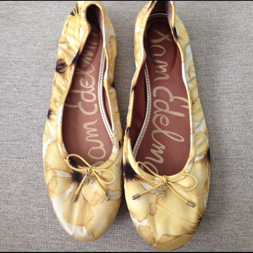 Ballet flats.