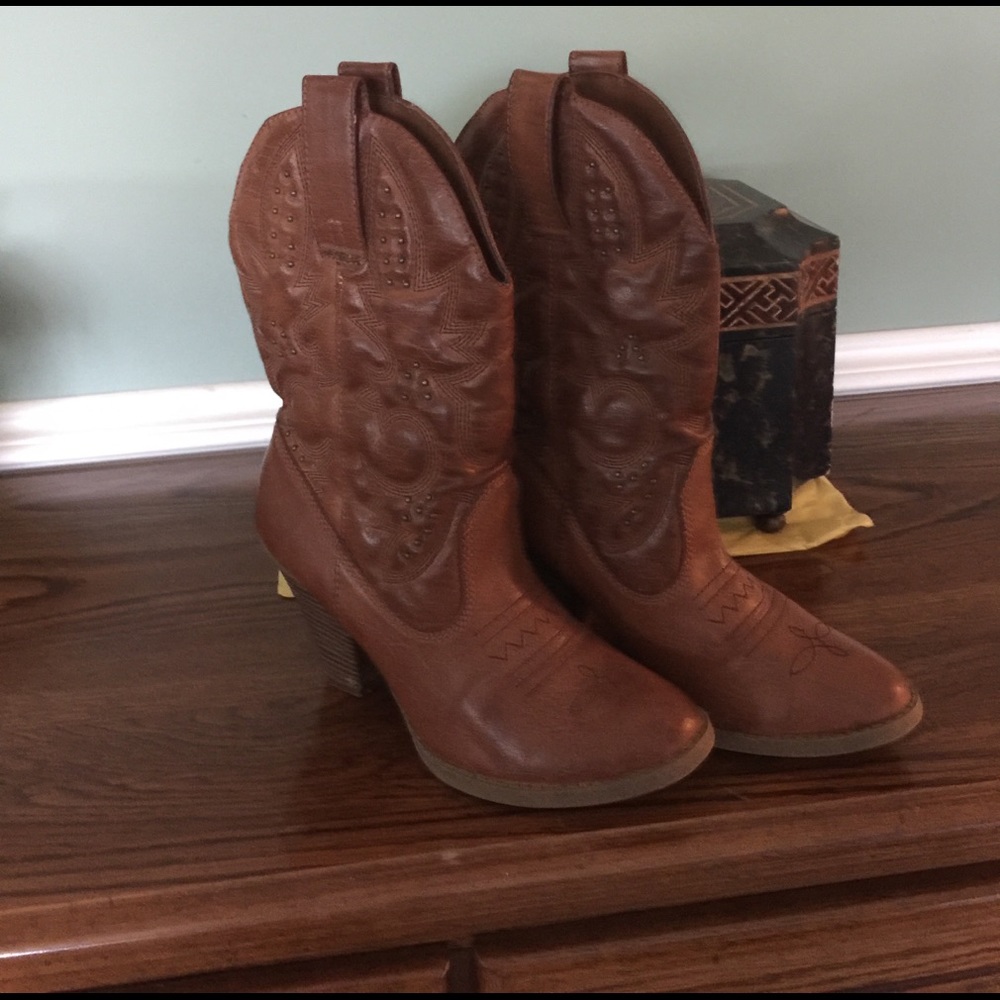cowgirls boots!!!