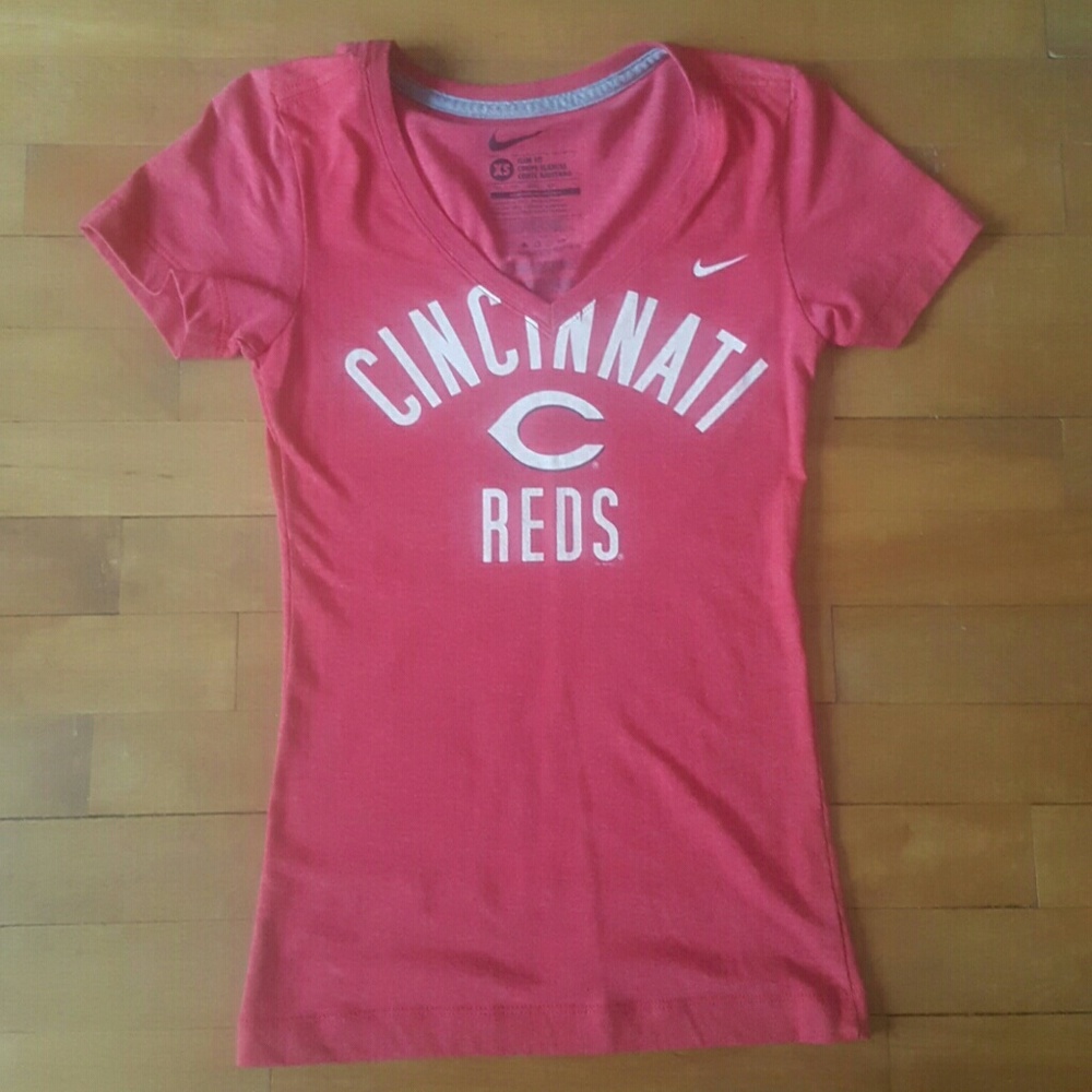 Nike Woman's fitted XS Cincinnati Reds T-shirt