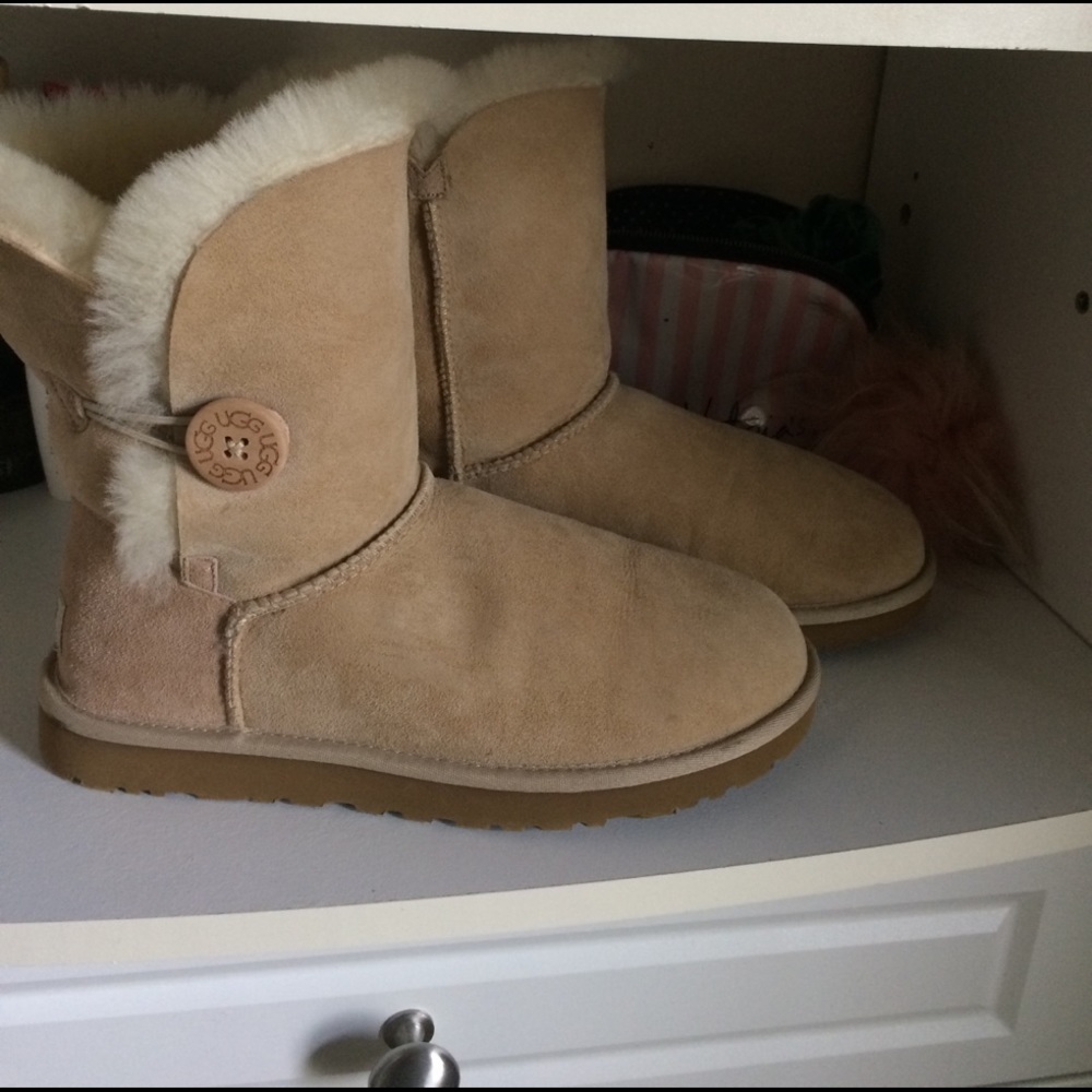 UGG women's Bailey II Button