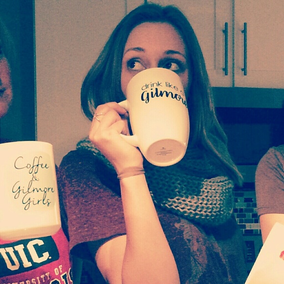 Meet your Posher, Alyssa - Picture 4 of 5