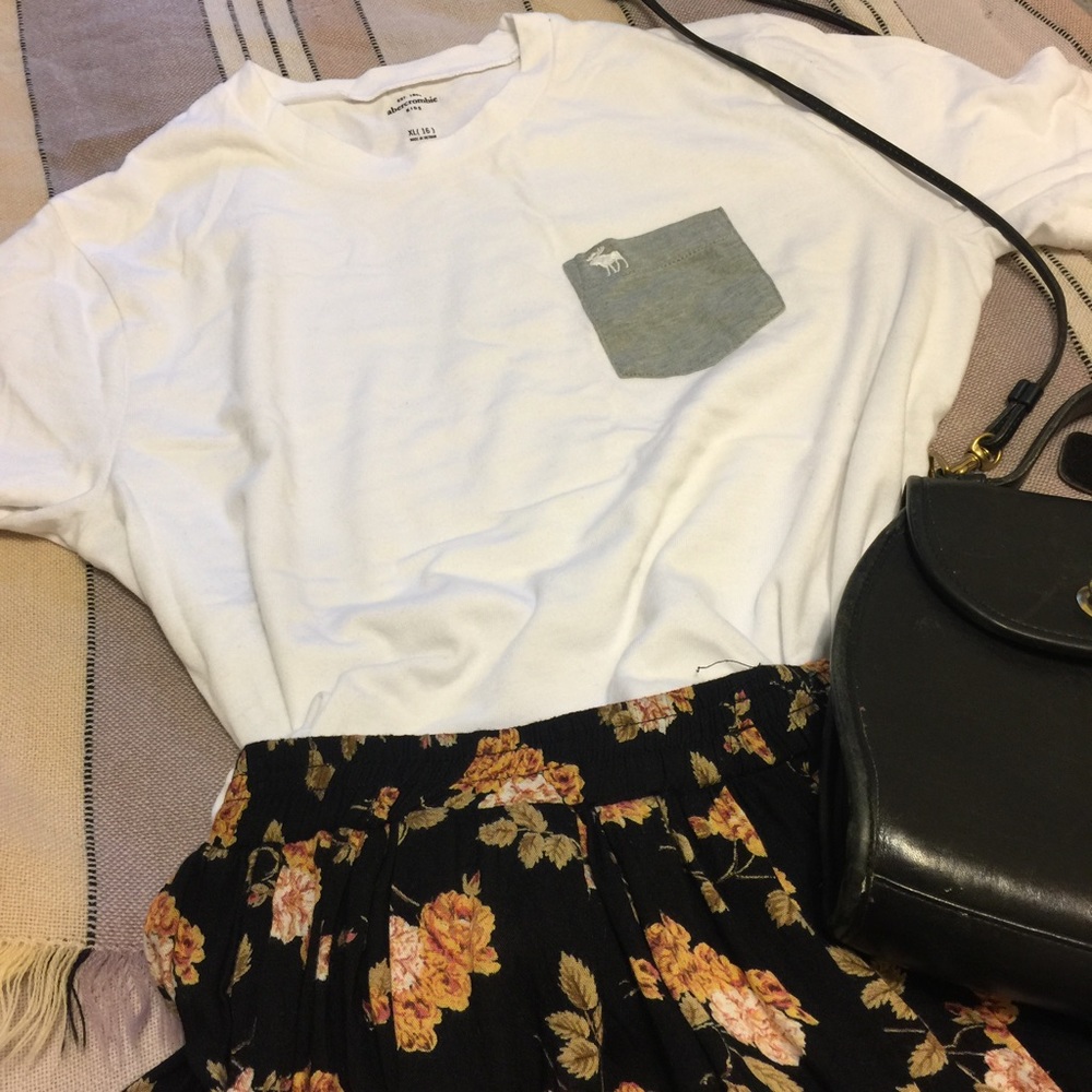 ☠️SOLD☠️ abercrombie kids white t