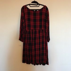 Red plaid 3/4 length sleeve dress