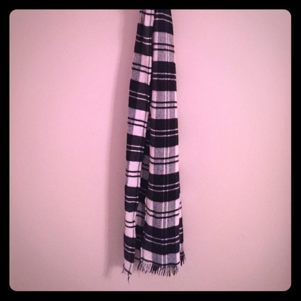 Black and White Plaid Scottish Cashmere Wool Scarf