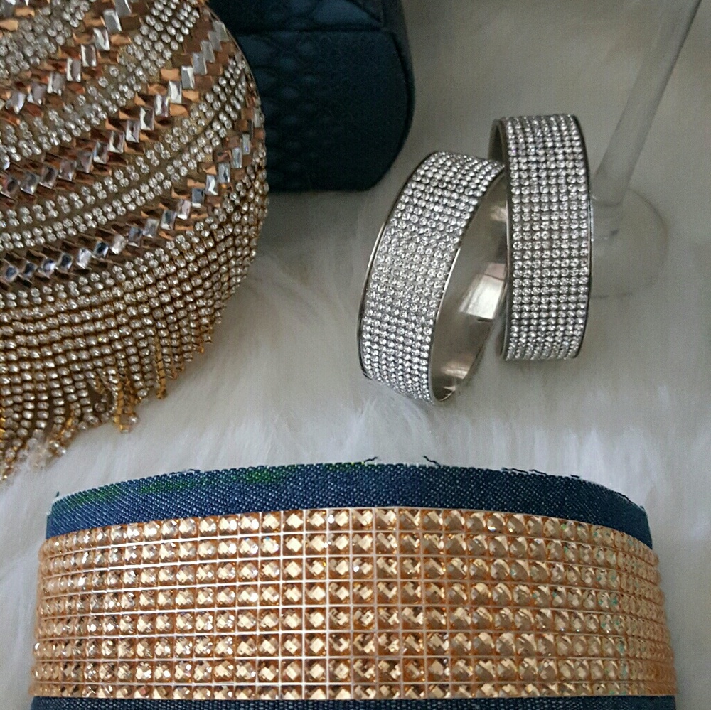 Bluejean Choker with gold accent