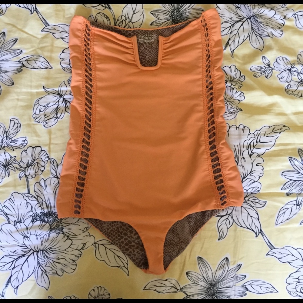 Acacia Africa one piece