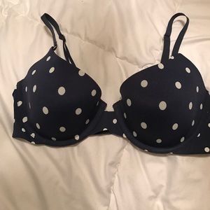 34D Gilly Hicks Bra