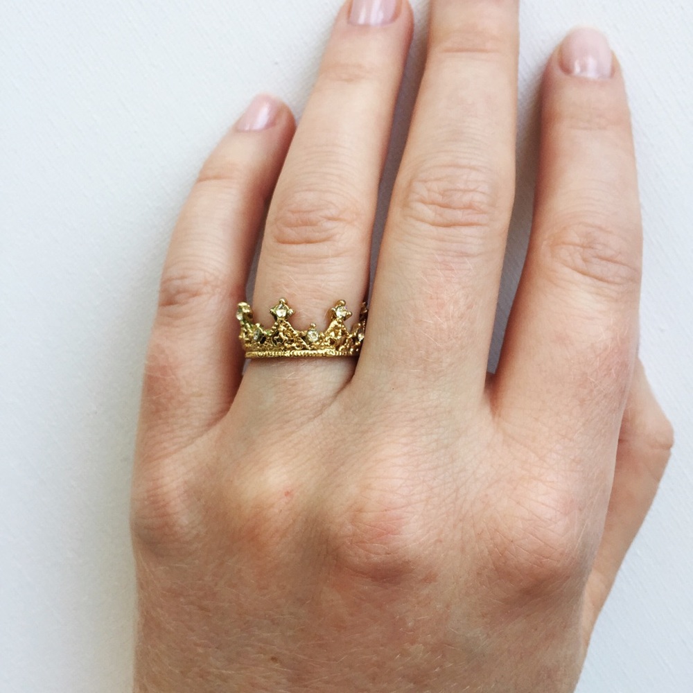 Crown Ring with Gem Inset size 7