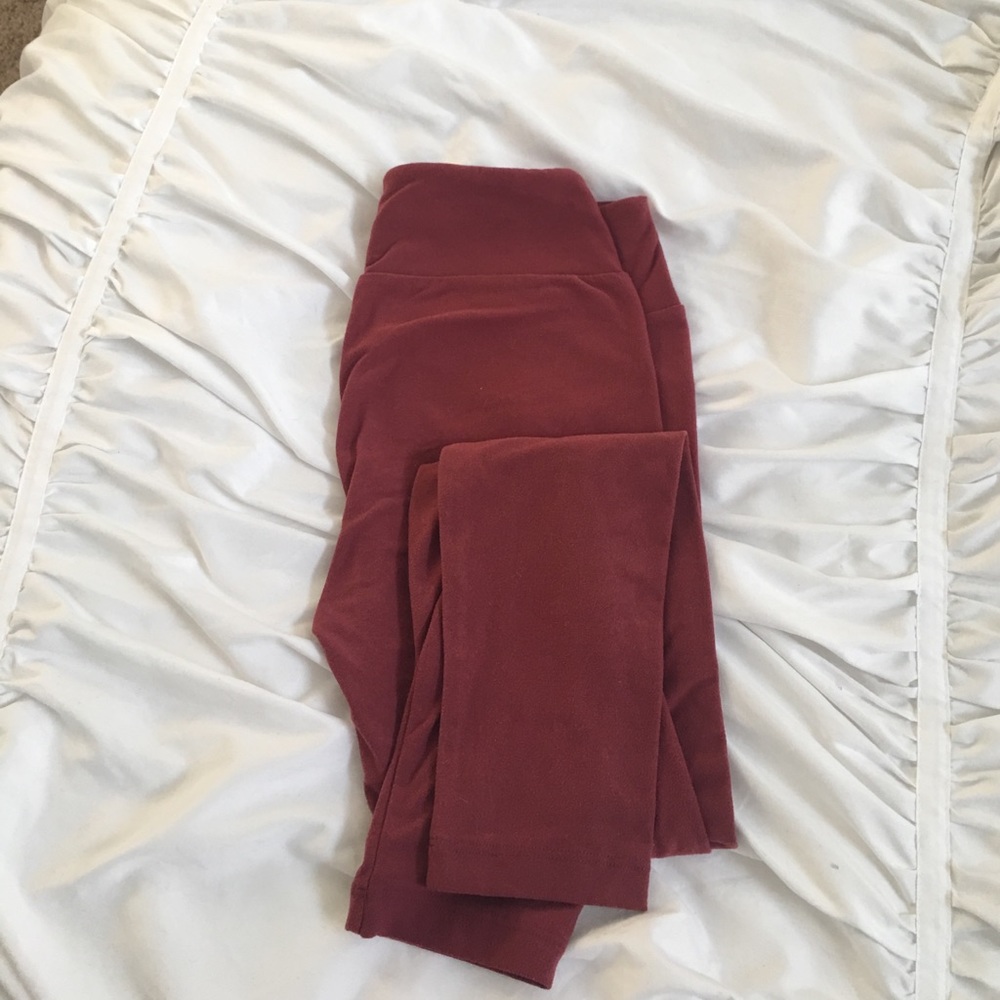 LulaRoe OS leggings, wine coloured