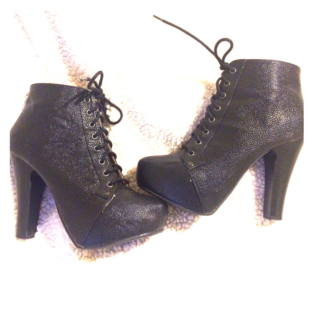💕SALE💕👢Booties  7 1/2 👠🙂