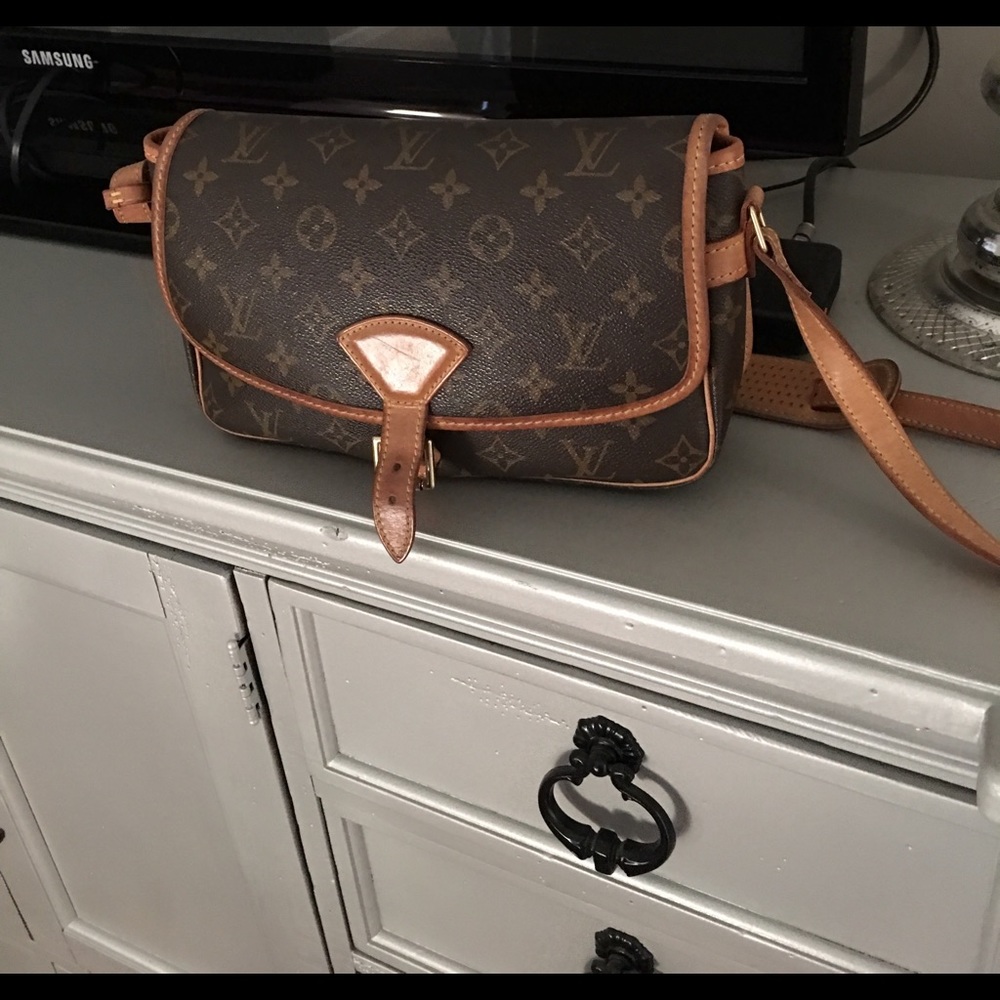 SOLD ---Genuine EUC Louis Vuitton purse---SOLD