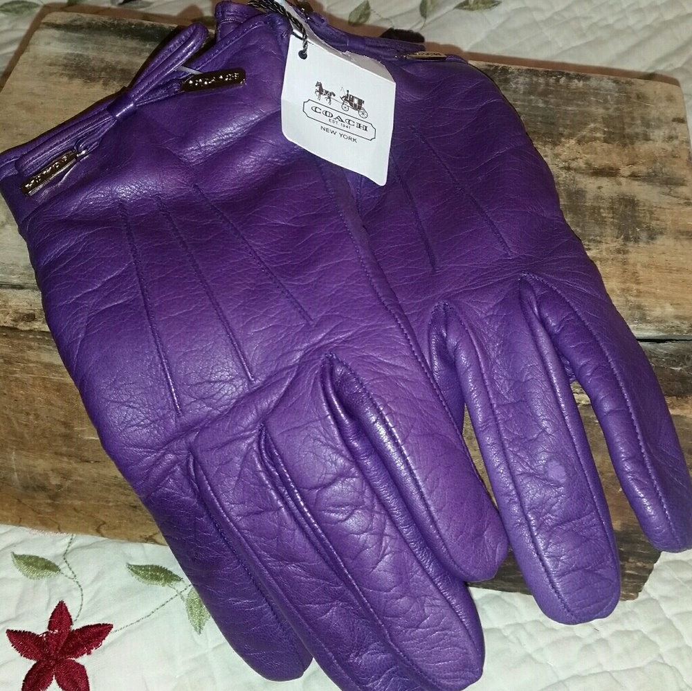 NWT Coach purple soft leather gloves