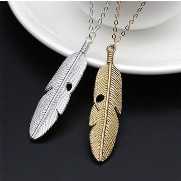 🆕 Long Leaf Pendant Necklace - Picture 5 of 5