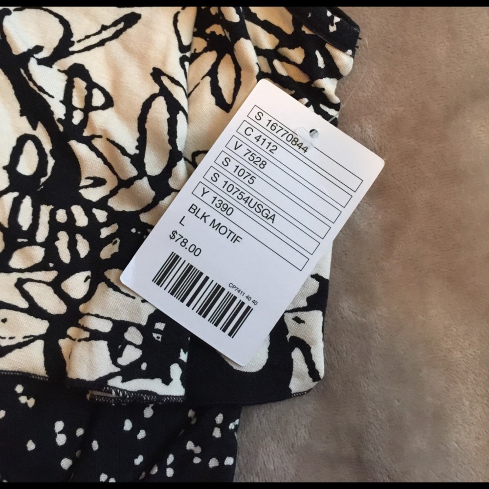 Weston Wear Ruffle Tank - Picture 4 of 4