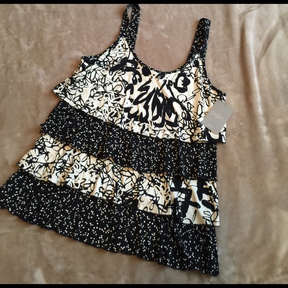 Weston Wear Ruffle Tank - Picture 1 of 4