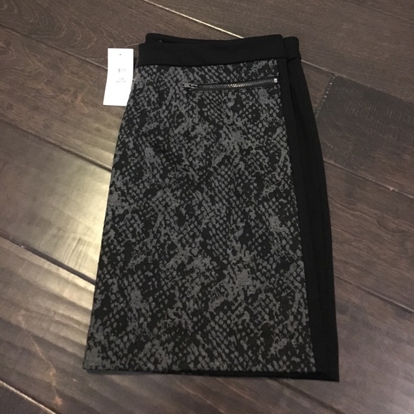 NWT Color Blocked BR Mini Skirt - Picture 2 of 3