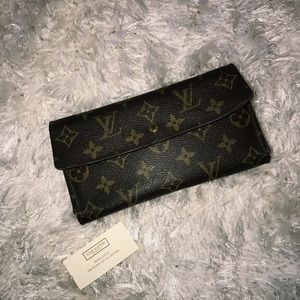 Louis Vuitton international trifold wallet