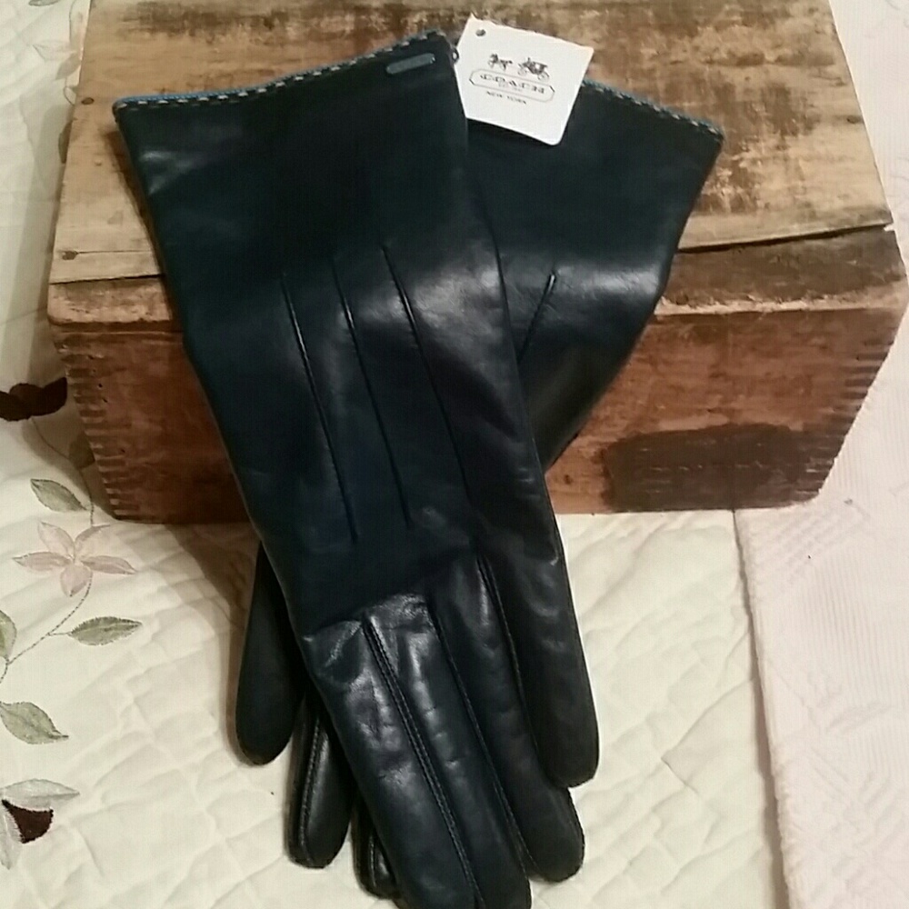 NWT Coach leather gloves
