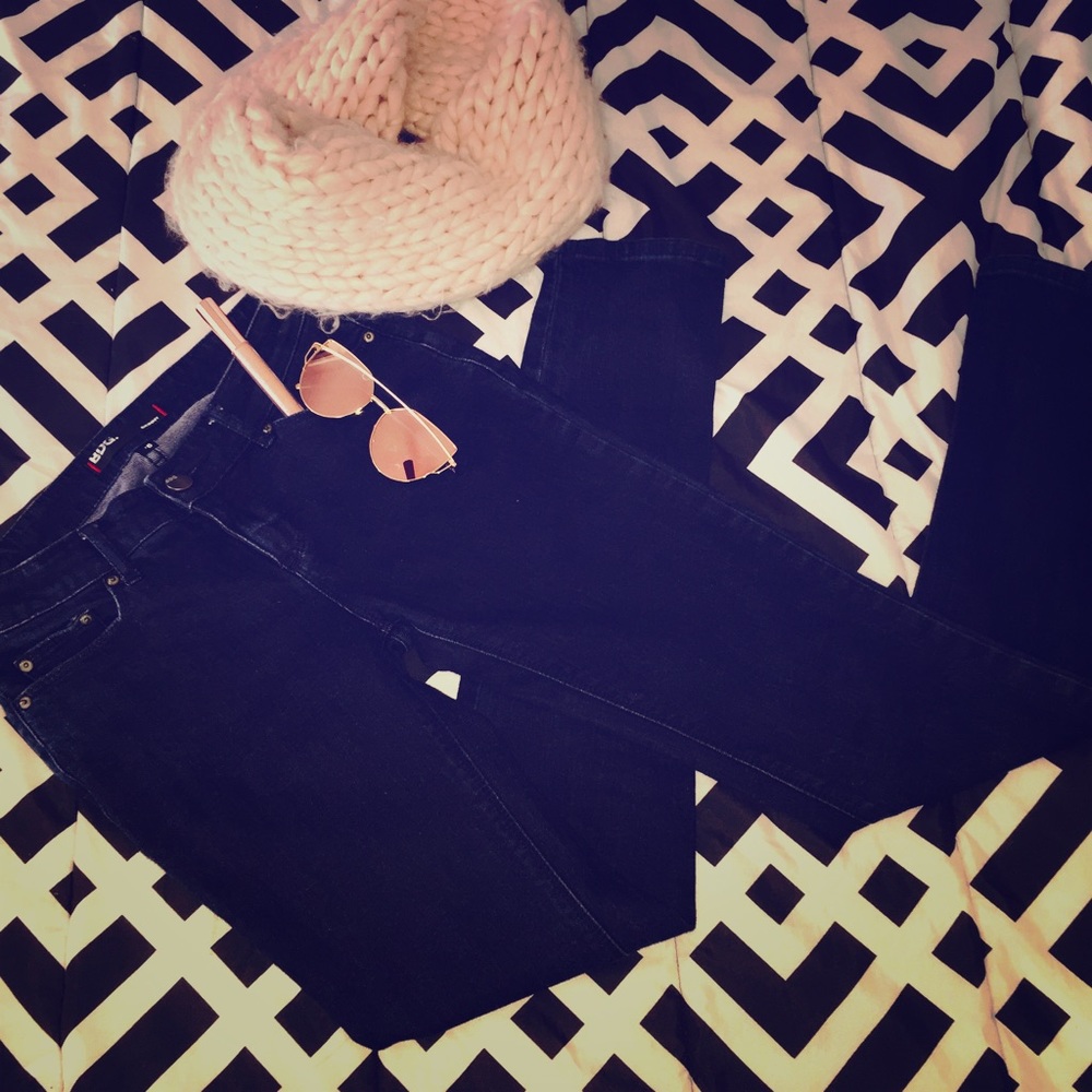 ✨BDG Dark Wash Straight Leg Jeans