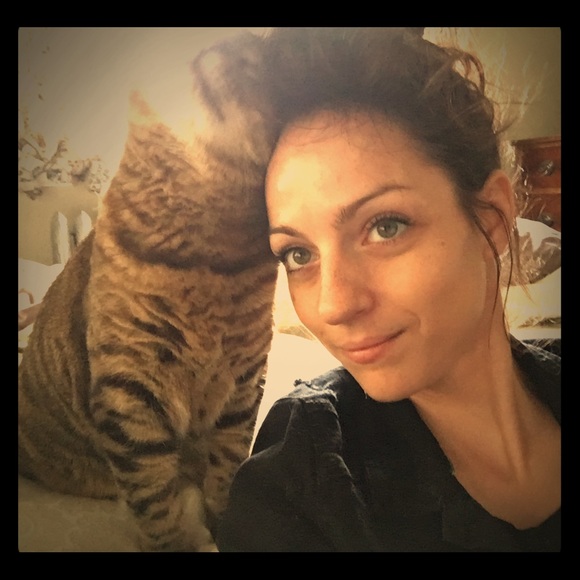 Oh hi. Meet your Posher, Sara - Picture 2 of 3