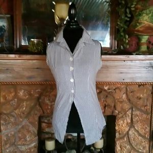 "YOUNIQUE" Pretty button down top