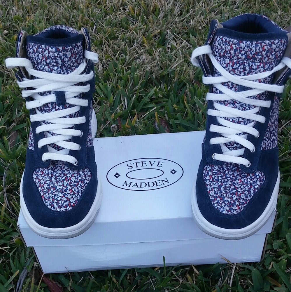 Steve Madden Wedged Sneakers