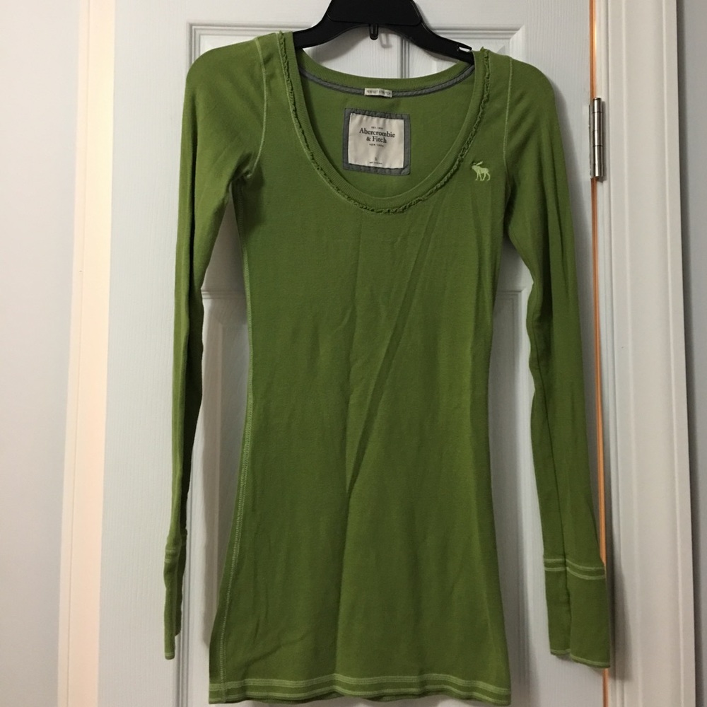 Green A&F shirt
