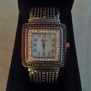 ☆REDUCED☆Geneva Bracelet Watch