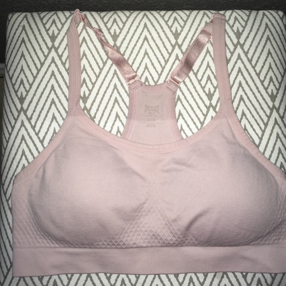 Adjustable Everlast sports bra