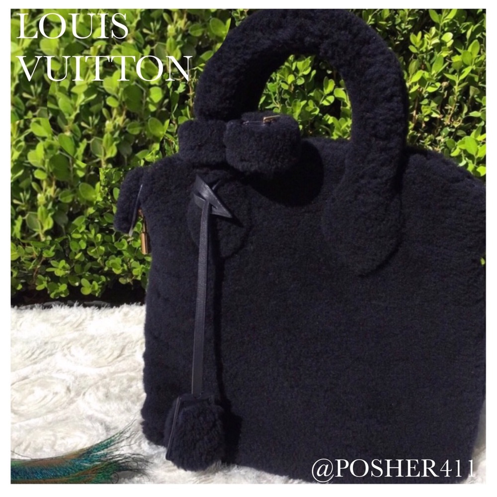 LOUIS VUITTON NAVY SHEARLING BAG - Picture 1 of 8