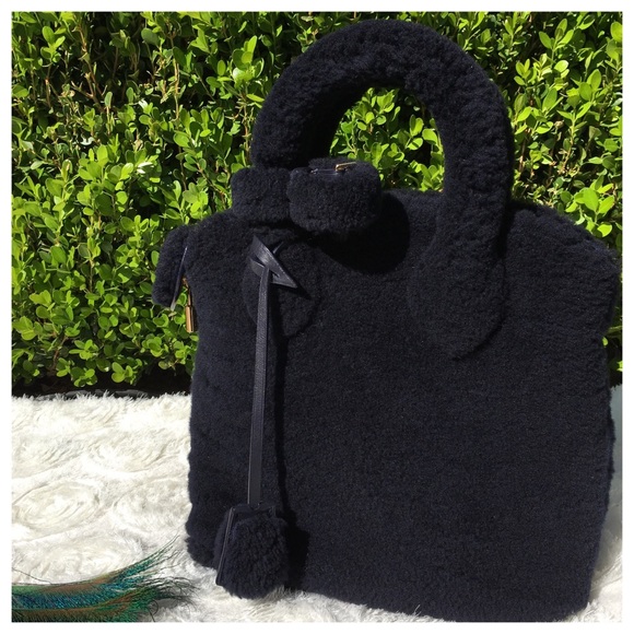 LOUIS VUITTON NAVY SHEARLING BAG - Picture 7 of 8