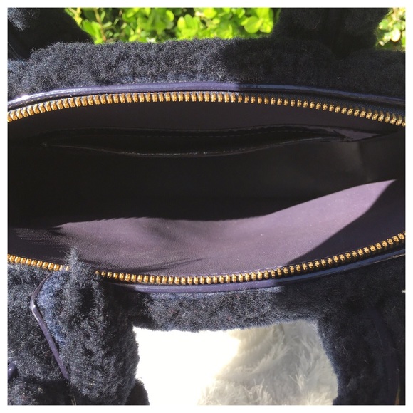 LOUIS VUITTON NAVY SHEARLING BAG - Picture 6 of 8