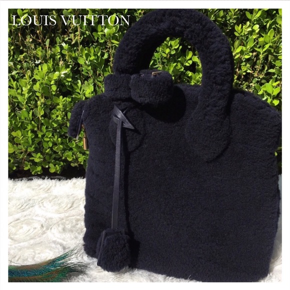 LOUIS VUITTON NAVY SHEARLING BAG - Picture 4 of 8