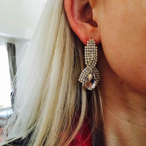 Crystal rhinestone gold long dangle earrings - Picture 4 of 4