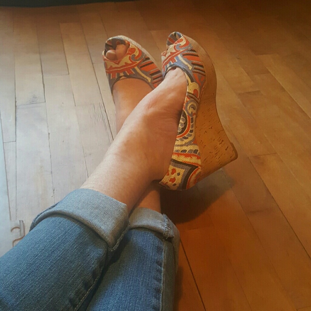 Nine West Wedge Peep Toe Heels, Size 7.5 US - Picture 3 of 7