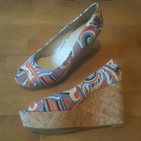 Nine West Wedge Peep Toe Heels, Size 7.5 US - Picture 2 of 7