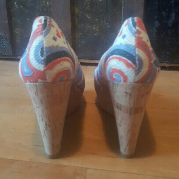 Nine West Wedge Peep Toe Heels, Size 7.5 US - Picture 6 of 7