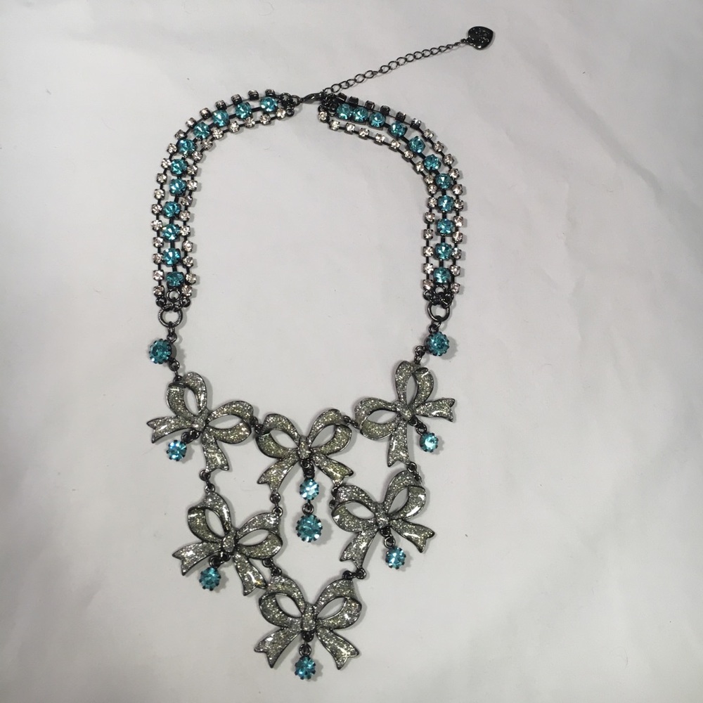 Betsey Johnson bow statement necklace