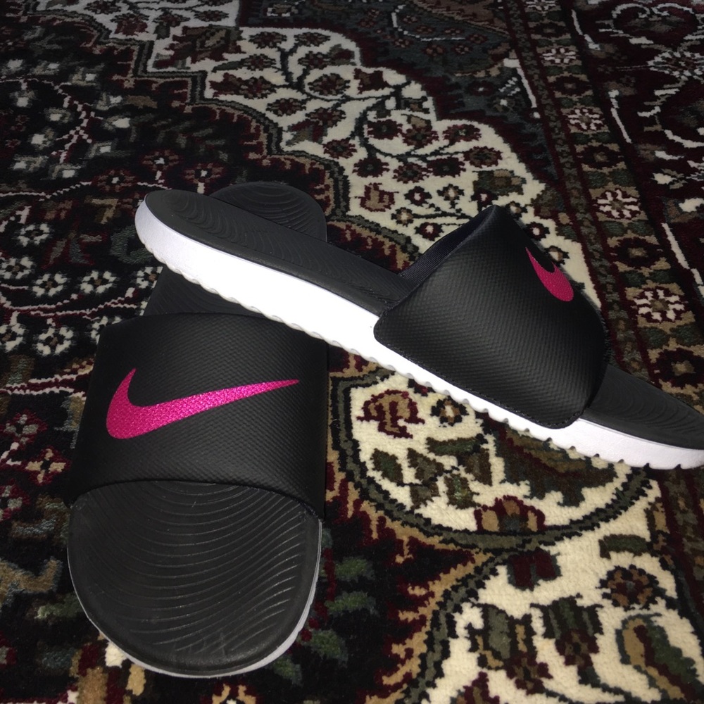 Nike slides
